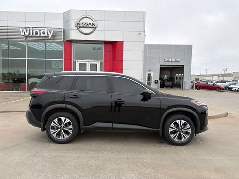 Used 2023 Nissan Rogue SV w/ SV Premium B Package FWD image 8
