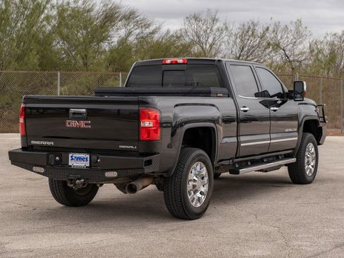 Used 2017 GMC Sierra 2500 Denali w/ Duramax Plus Package image 7