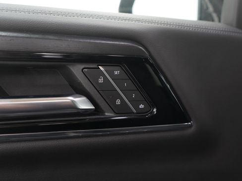 Used 2025 GMC Yukon Denali image 23