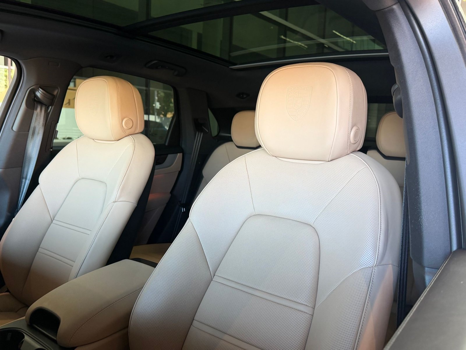 Certified 2024 Porsche Cayenne AWD/4WD image 13
