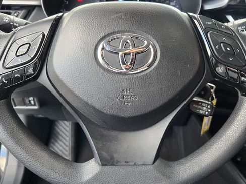 Used 2021 Toyota C-HR LE image 22