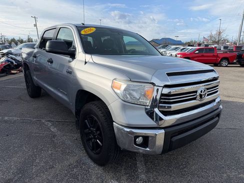 Used 2016 Toyota Tundra SR5 AWD/4WD image 7