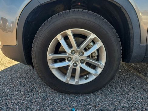 Used 2015 Kia Sorento LX image 12