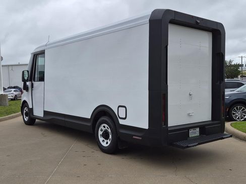 Used 2025 Chevrolet Brightdrop 600 AWD/4WD image 4