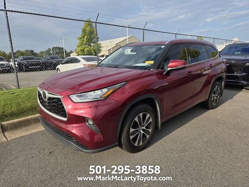 Used 2020 Toyota Highlander XLE AWD/4WD image 10