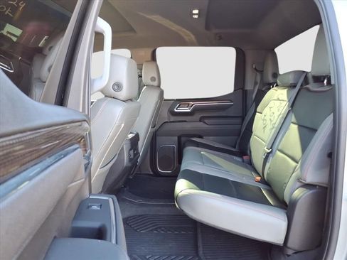 Used 2024 Chevrolet Silverado 1500 LT Trail Boss w/ LPO, Dark Essentials Package image 16