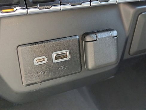 Used 2021 GMC Sierra 1500 SLE image 19