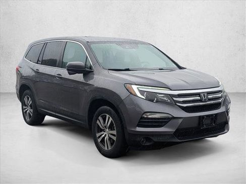 Used 2017 Honda Pilot EX image 3