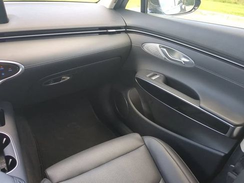 Used 2025 Genesis GV70 2.5T AWD/4WD image 14