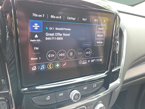 Used 2023 Chevrolet Traverse LT FWD image 18