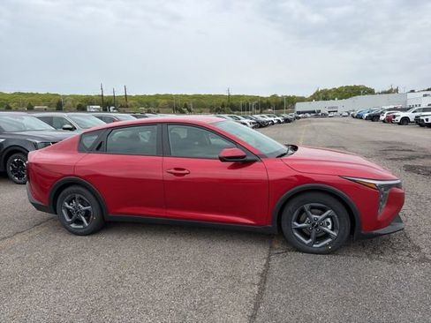 New 2026 Kia K4 FWD image 2