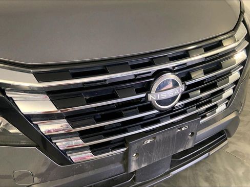 Used 2025 Nissan Rogue SV AWD/4WD image 28