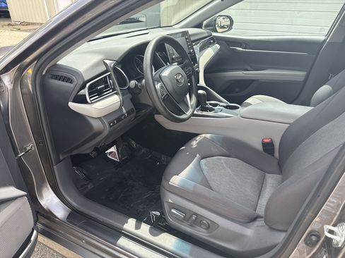 Used 2021 Toyota Camry LE FWD image 13