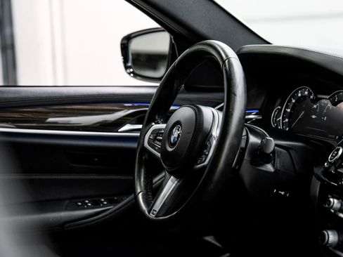 Used 2018 BMW 540i w/ M Sport Package image 16