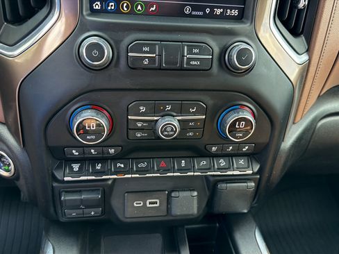 Used 2022 Chevrolet Silverado 2500 High Country w/ Safety Package II AWD/4WD image 22