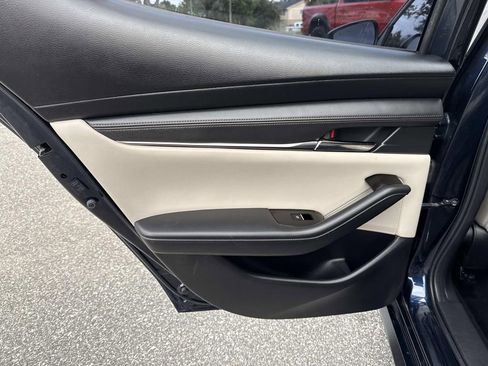 Used 2019 MAZDA MAZDA3 Hatchback FWD image 13