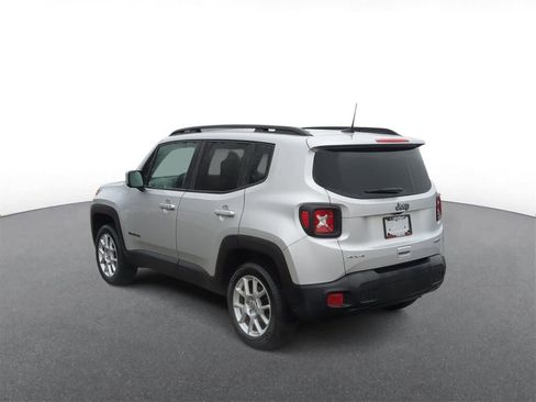 Used 2019 Jeep Renegade Latitude w/ Cold Weather Group image 6