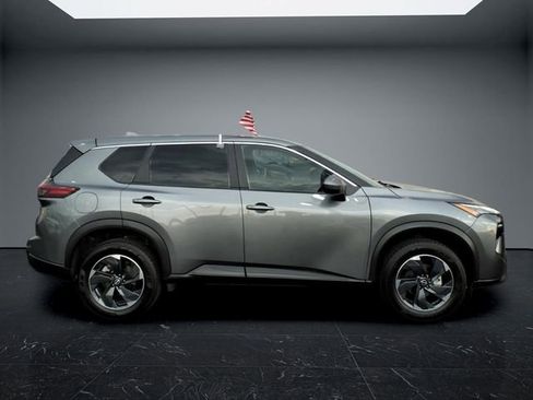 Certified 2025 Nissan Rogue SV AWD/4WD image 2