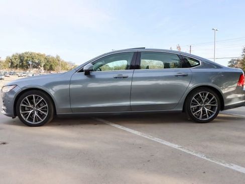 Used 2018 Volvo S90 T5 Momentum image 4
