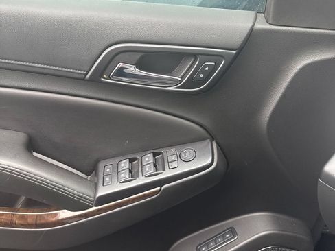 Used 2019 Chevrolet Tahoe LT RWD image 3