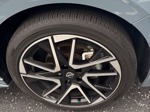 Used 2025 Nissan Sentra SR image 9