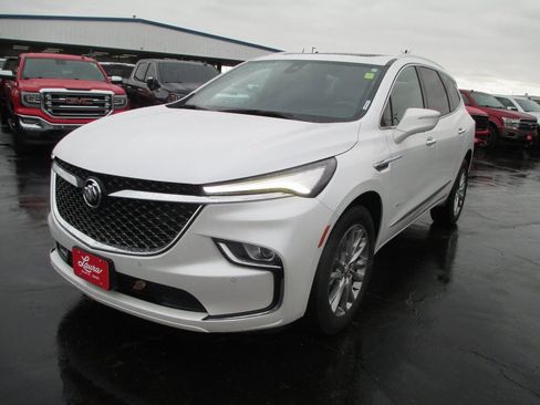 Certified 2023 Buick Enclave Avenir image 10