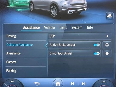 Used 2023 Mercedes-Benz GLC 300 4MATIC w/ AMG Line image 32