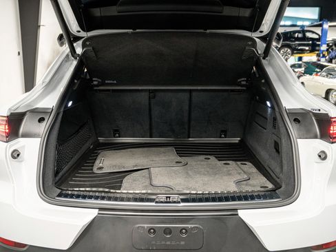 Used 2023 Porsche Cayenne Turbo GT image 19