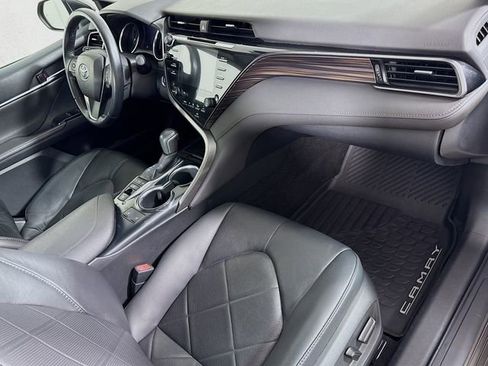 Used 2019 Toyota Camry XLE image 30