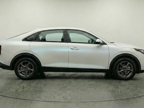 Used 2025 Kia K4 LXS image 11