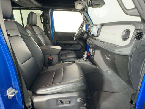 Used 2024 Jeep Wrangler Sahara w/ Technology Group image 30