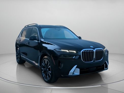 Used 2025 BMW X7 xDrive40i w/ Premium Package AWD/4WD image 4