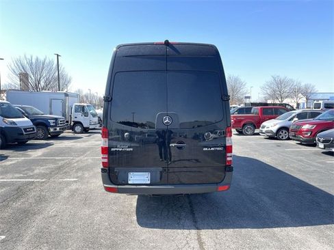 Used 2016 Mercedes-Benz Sprinter 3500 image 4