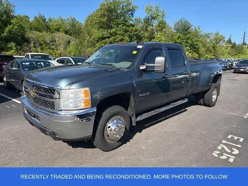 Used 2011 Chevrolet Silverado 3500 W/T AWD/4WD image 2
