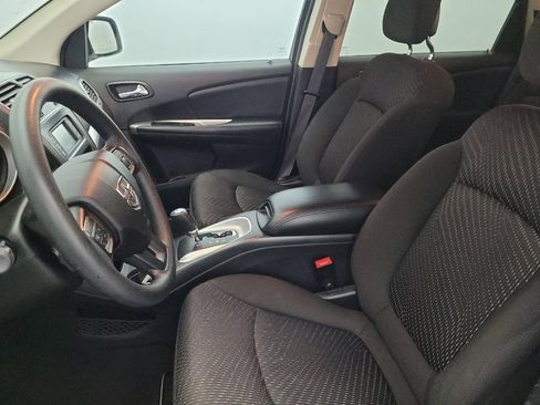 Used 2019 Dodge Journey SE image 17