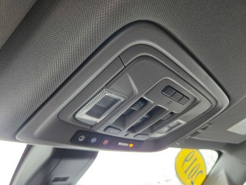 Used 2019 Chevrolet Silverado 1500 LTZ w/ LTZ Premium Package AWD/4WD image 16