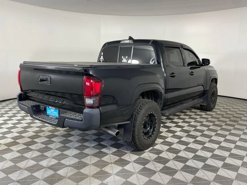 Used 2018 Toyota Tacoma SR5 RWD image 15