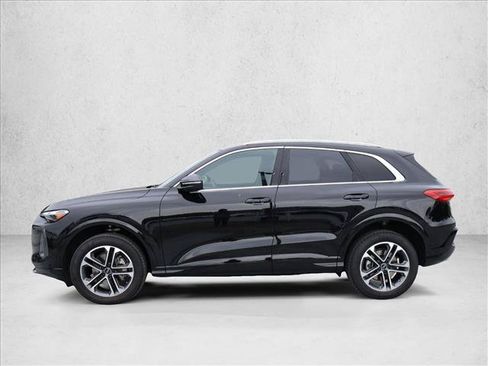 Certified 2025 Audi Q5 Premium w/ Convenience Package AWD/4WD image 10