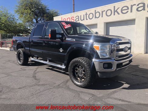 Used 2011 Ford F250 Lariat w/ Lariat Interior Pkg image 2