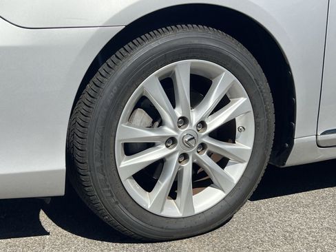 Used 2010 Lexus ES 350 w/ Preferred Accessory Package FWD image 11
