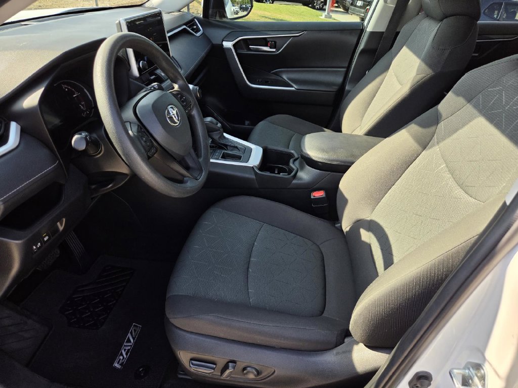Used 2024 Toyota RAV4 XLE FWD image 18