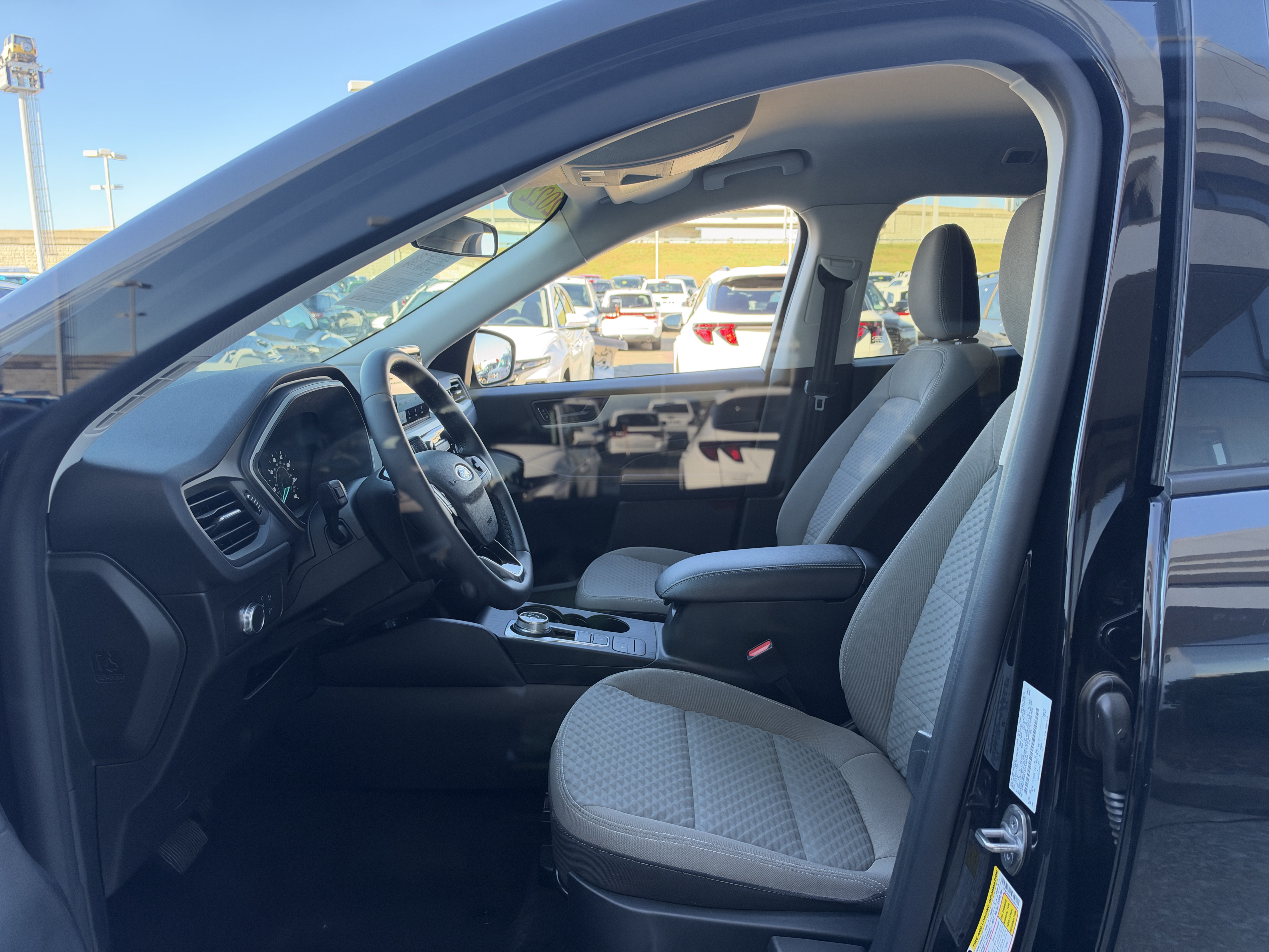 Used 2022 Ford Escape SE w/ Cold Weather Package AWD/4WD image 28