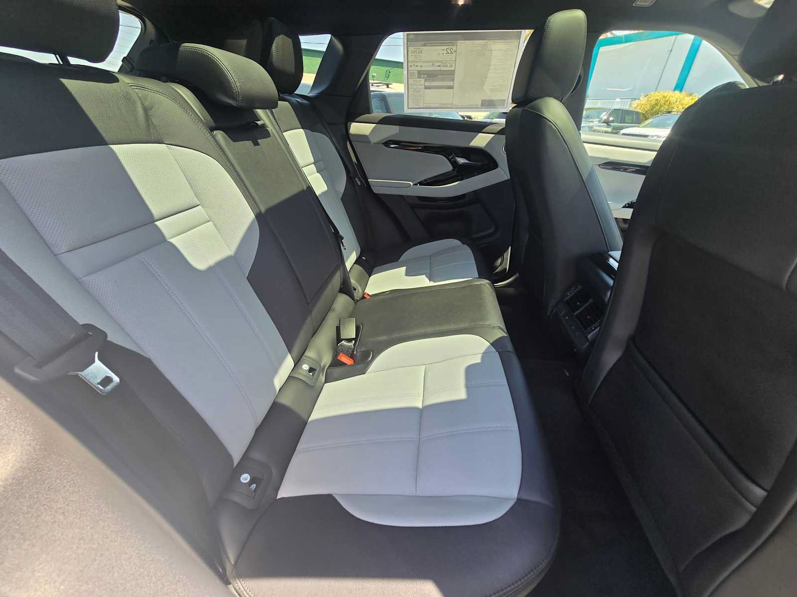 New 2026 Land Rover Range Rover Evoque Dynamic SE AWD/4WD image 12