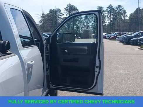 Used 2019 RAM 1500 Classic SLT image 41