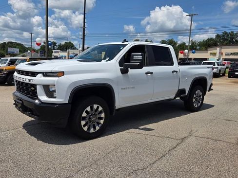 Used 2021 Chevrolet Silverado 2500 Custom w/ Custom Value Package AWD/4WD image 3
