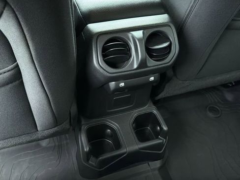 Used 2022 Jeep Gladiator Sport AWD/4WD image 19