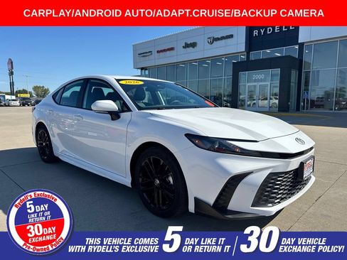 Used 2026 Toyota Camry SE FWD image 1