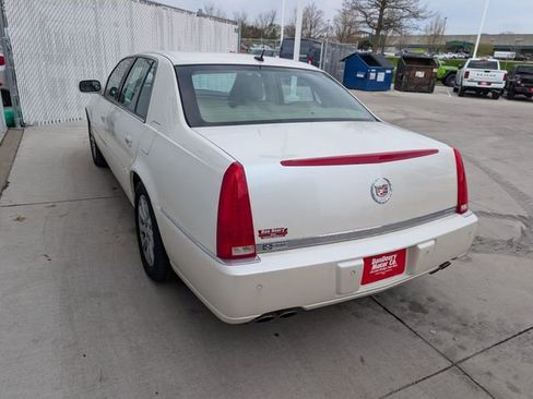 Used 2008 Cadillac DTS w/ Sun And Sound Package image 15