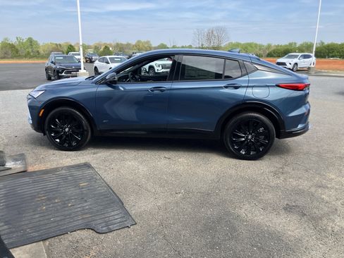 New 2026 Buick Envista Sport Touring image 3