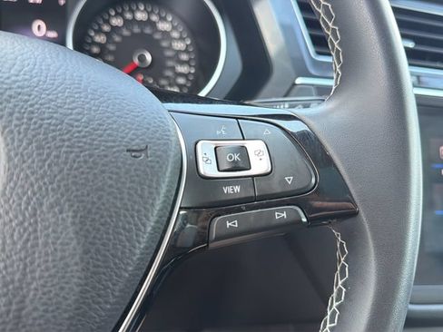 Used 2021 Volkswagen Tiguan SE w/ Panoramic Sunroof Package AWD/4WD image 23
